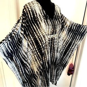 Josie NATORI Black & White Caftan Dress! Like new! Gold circles and gathering